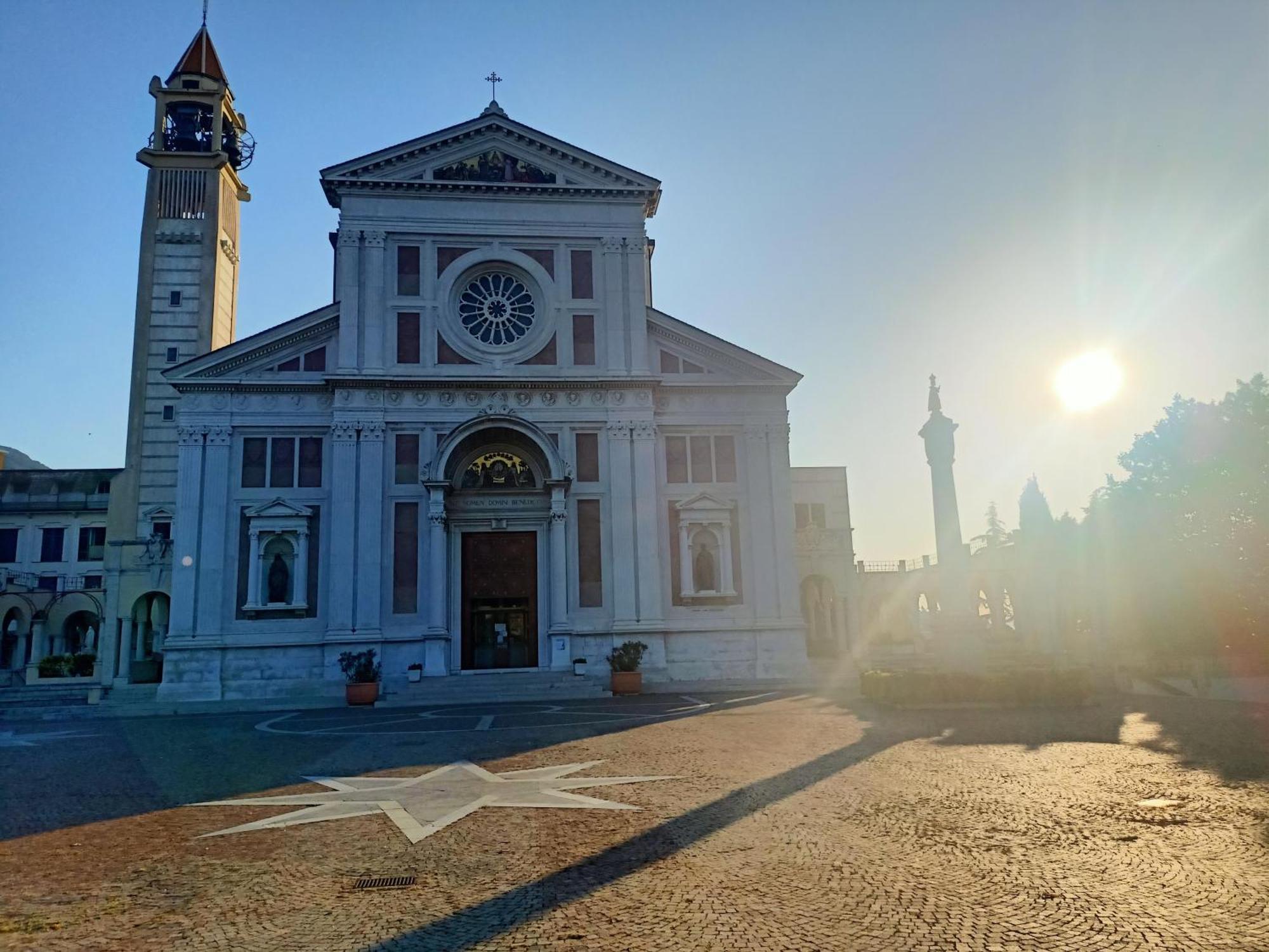 Hotel Serena Аренцано Экстерьер фото